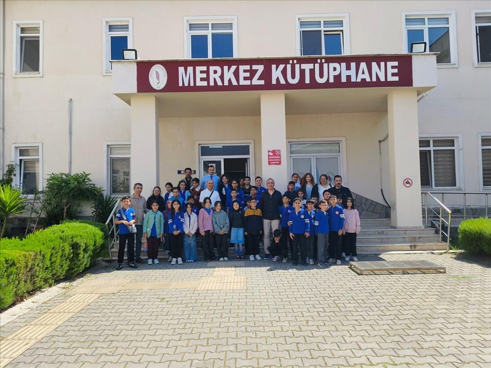 Yalova Mareşal Fevzi Çakmak İlkokulu 4-B Sınıfından Kütüphanemize Ziyaret