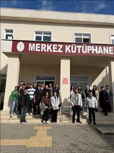 ÇINARCIK MESLEK YÜKSEKOKULU ÖZEL GÜVENLİK VE KORUMA PROGRAMI 1. SINIF ÖĞRENCİLERİNİN MERKEZ KÜTÜPHANEMİZİ ZİYARETİ